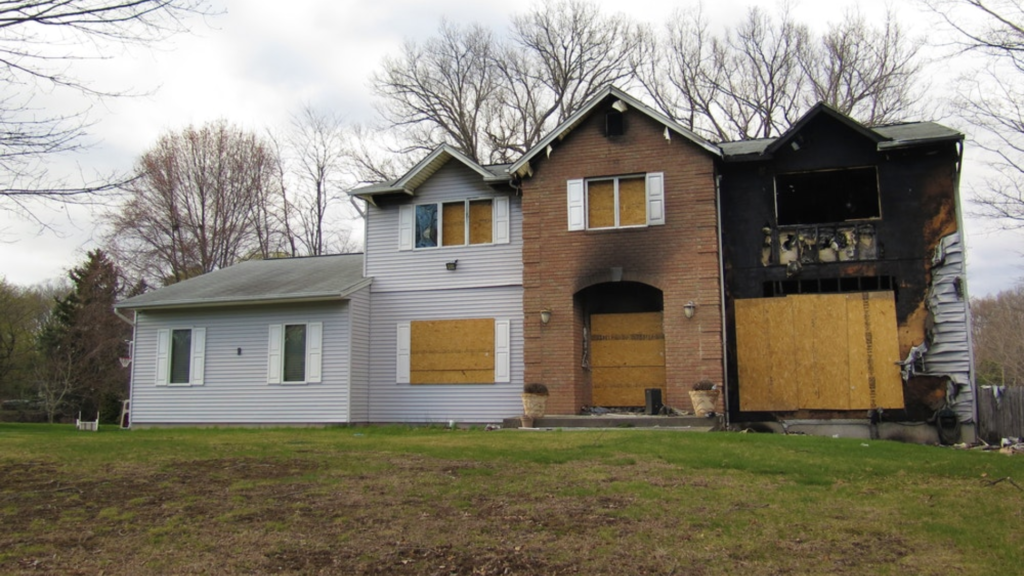 Fire Damage Restoration in Lakemoor, Illinois (9753)